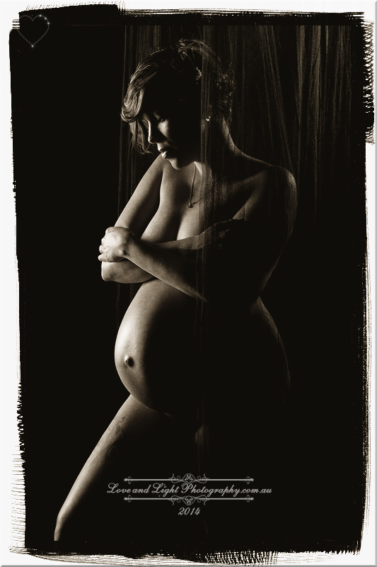 Sunshine Coast Fine-Art Maternity Photographer