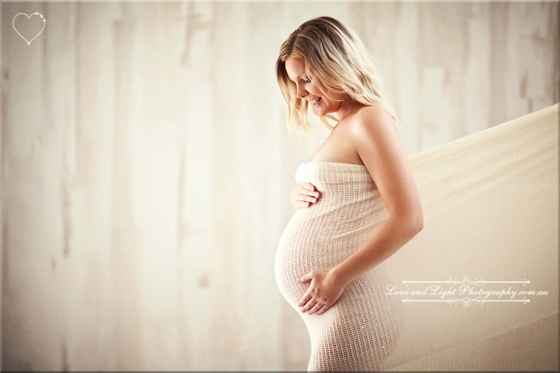 Sunshine Coast Maternity and Newborn Photography